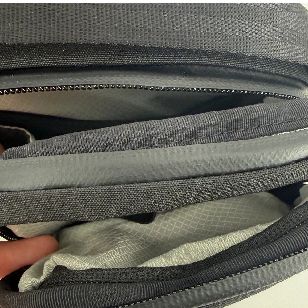 ALPAKA Metro Sling V2 Black Axoflux 300D Crossbody Bag Urban Techwear Travel